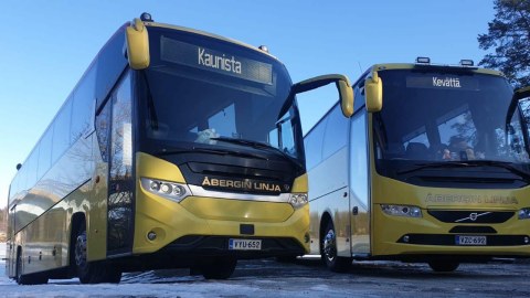 Kaksi bussi - two buses