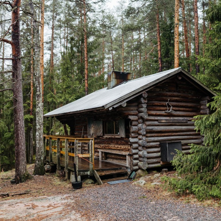 The wilderness cabin Oravankolo in summer