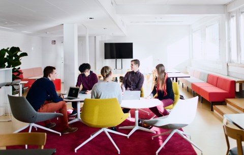 A group of students sitting and working together. Photo: City of Espoo, Heidi-Hanna Karhu