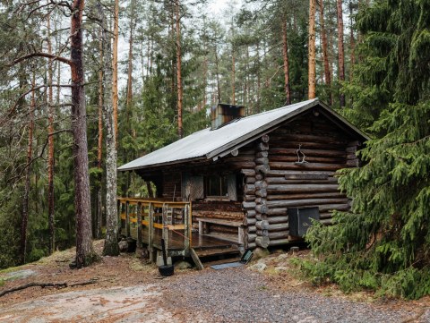 The wilderness cabin Oravankolo